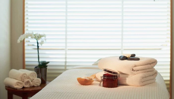 Silversea Silver Cloud Expedition Interior Zagara Spa 1.png